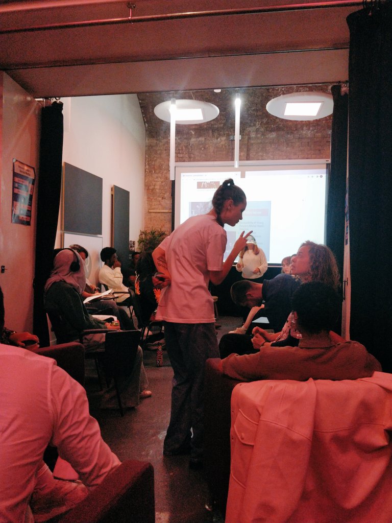 Elsie Whittington (@elsielrw) on Twitter photo At the @ReformRadioMCR LIVE recording for #MindSetRevolution led by Young People thinking about how to improve youth #MentalHealth!! Lovely to be surrounded by good eggs from <a href="/42ndStreetmcr/">42nd Street</a> @YouthFocusNW #YouthVoice At the @ReformRadioMCR LIVE recording for #MindSetRevolution led by Young People thinking about how to improve youth #MentalHealth!! Lovely to be surrounded by good eggs from <a href="/42ndStreetmcr/">42nd Street</a> @YouthFocusNW #YouthVoice