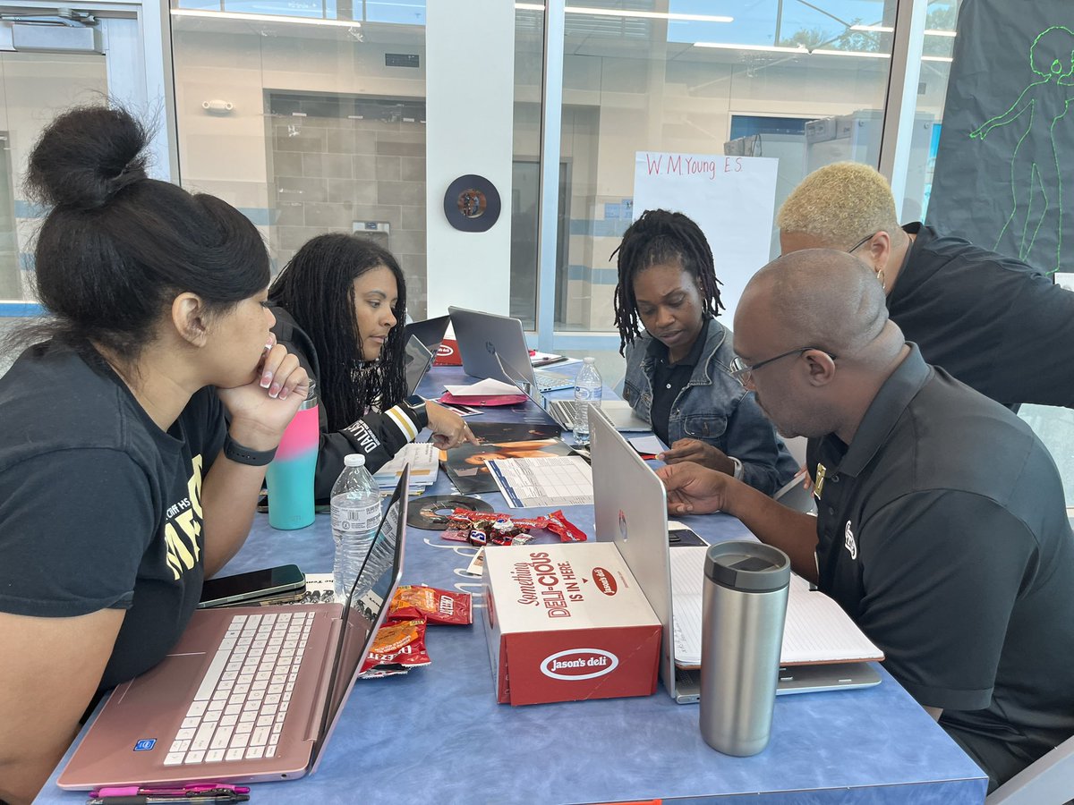 pruffinbrown's tweet photo. SOC CILT members engaging in learning at the DallasISD Principal Summit 2023 https://t.co/rxCiDgdIXn