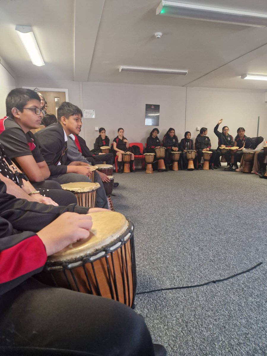 Kings_Bolton's tweet image. Year 7 Creative Day - a range of  interactive workshops including circus skills, VR, African drumming, forensic science and bhangra-cise workshop #CultureWeek