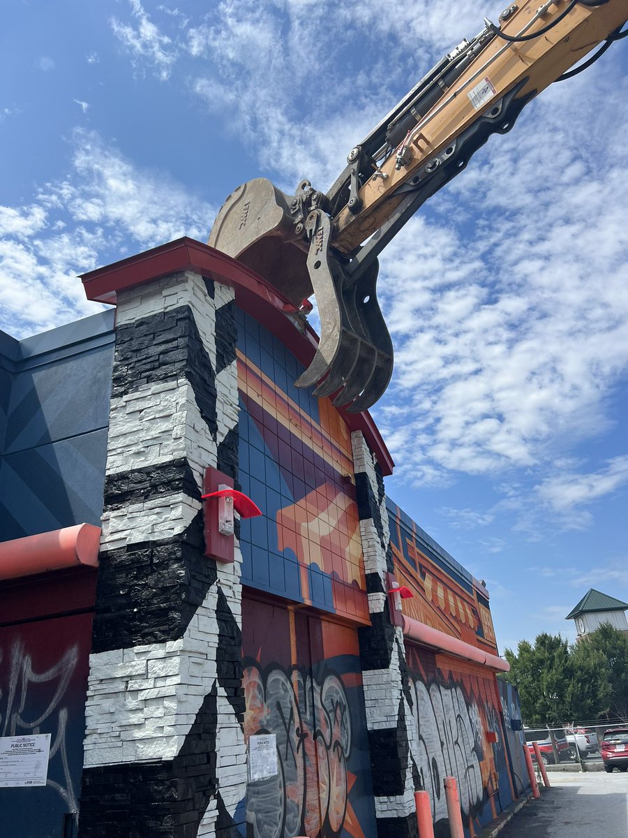 CMZParker5's tweet photo. I joined neighbors and city leaders this morning to kick off demolition at the “Dave Thomas Circle” Wendy’s. I am looking forward to the long-overdue transformation of the dangerous and dysfunctional Florida Ave &amp; New York Ave NE interchange. https://t.co/LccjuiNQXa