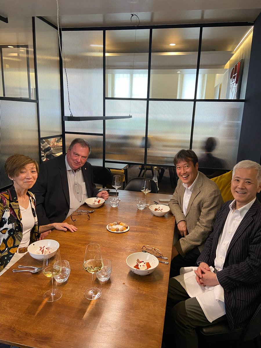 PKuchly57's tweet photo. Belle réunion aujourd’hui pour @CEFJ_2020 avec nos amis Hiroaki NISHIZAWA (Président de @JAL_Official_jp pour France et le Benelux) Hirotaka YAMADA respectivement Président et Secrétaire Général de la #CCIFJ
https://t.co/GKnSoQ65IX
@d_restino @CCI_Paris_IdF @CCIParis_Export https://t.co/UZK4eQJpDb