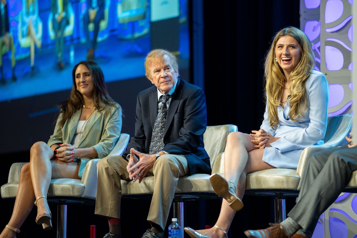 TheFreedomFest's tweet photo. What’s going to be the No. 1 issue on people’s minds?

According to our FreedomFest panel with @RealJohnDennis, @HannahDCox, @WarrenDavidson, @carolinedowney_ and author Arnold Steinberg:

1. Economy
2. Education/Parental Rights
3. Government Overreach

Do you agree? #ffest23 https://t.co/DFUd6kLvT4