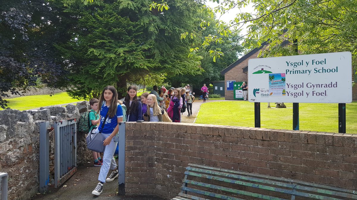 ysgolyfoel's tweet photo. A final farewell. Year 6 you have been amazing #FOEL https://t.co/cvWh9JzEcs