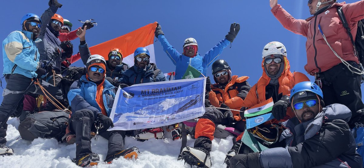 Devansh_IAS's tweet photo. Incredible scenes!

First every Indian mountaineering team climbs atop Mt. Brammah at 6,416 m (21,050 ft)

History created! Kudos to the team✌🏽

@OfficeOfLGJandK @Divcomjammu @SyedAbidShah @listenshahid #JammuAndKashmir #Kishtwar https://t.co/kQXDr3ziaz