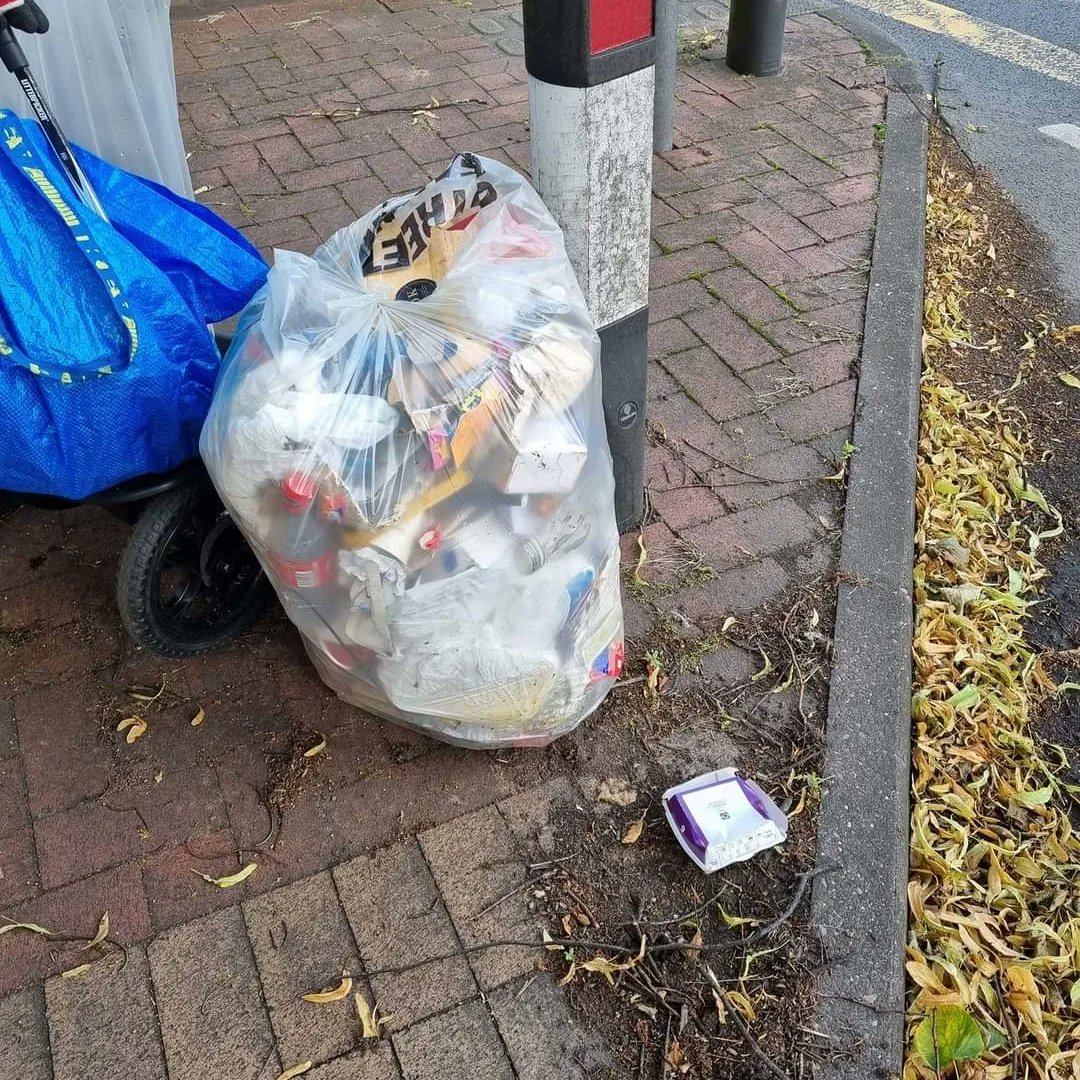 Litterwatch1's tweet photo. A great day for Linda, who has #litterpicked her #adoptedstreets in #westbromwich and removed 2 bags of #litter. Linda saves the #metalcans she collects for us. But today, she's been having fun crushing them. #adoptastreet #volunteerscare #community @SercoESUK @sandwellcouncil https://t.co/aYajfYVH78