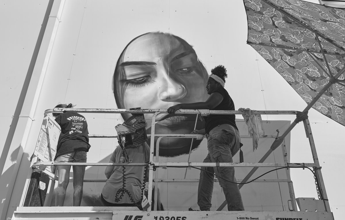cdw21's tweet photo. #wacotx #artprenticeship #creativewaco #streetart #murals #bnw #leicashots #youngartist #mentorship https://t.co/QoyX9n2DR1