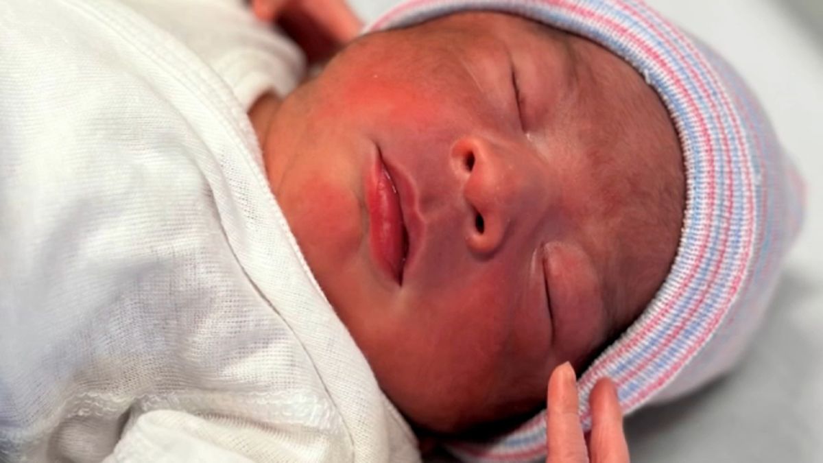 Eyewitness News tweet media