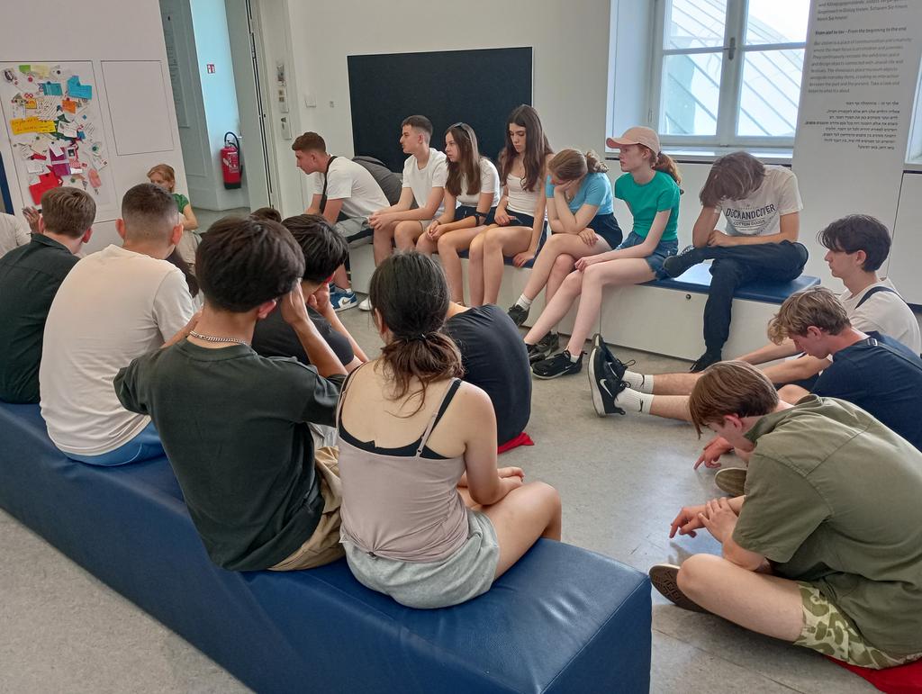 EastBarnetSch's tweet photo. Vienna: students have experienced the catacombs, Ankeruh clock, the column of pest, Hofburg Palace and the Jewish museum! #gettingthosestepsin https://t.co/QvdawdQ5Ay