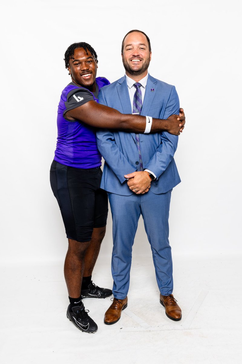 UCA_Football's tweet photo. 📸 from @uacfootball media day! 

#BearClawsUp x #FearTheStripes https://t.co/z6TCinTFnu