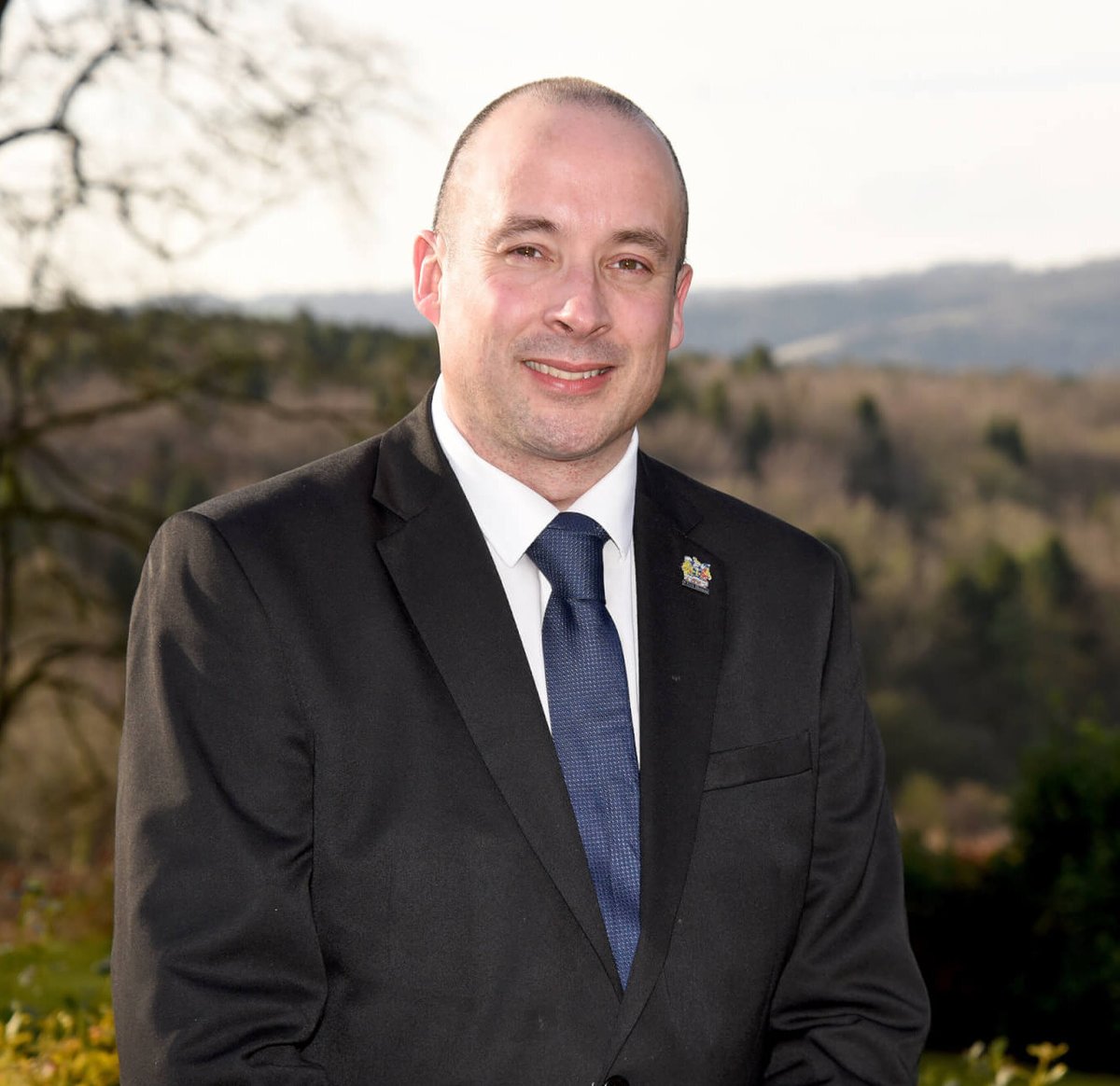 FlintHouseRehab's tweet photo. A Met Police officer is raising funds for Flint House by taking part in the North Downs Ultra Challenge, five years after he was seriously injured in a car crash https://t.co/8E1idWhBXo https://t.co/JlHLDRwlr8
