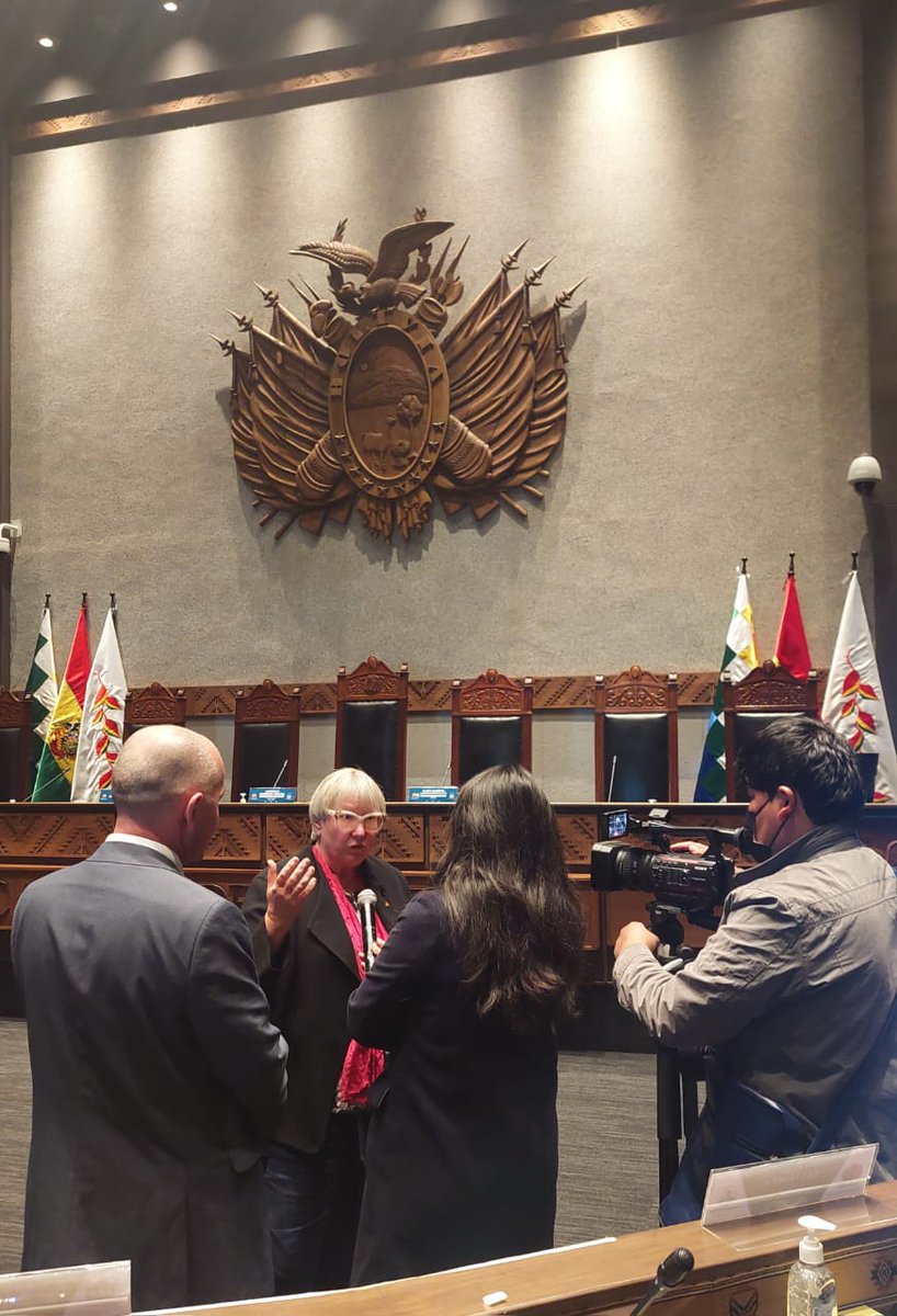 AlemaniaBOL's tweet photo. Otra amable recepción e intercambio en el @SenadoBolivia: las senadoras Lindaura Rasguido y Patricia Arancibia destacaron ante sus colegas alemanes, entre otros, el hecho de que el 50% de la Cámara debe estar compuesto por mujeres. 💪
@Bundestag
@Alemaniaparati
@anked https://t.co/NDblCMw1W1
