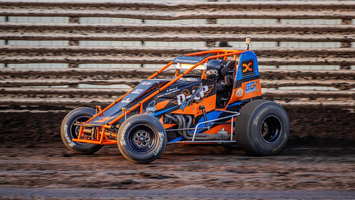 USACNation's tweet photo. ⭐️ Lone Stars. ⭐️

Texans @DSRacing99X &amp; Justin Zimmerman are headed north to take on USAC @NosEnergyDrink #ISW23 Presented by @HonestAbeRoof.

Stevens (Scurry, TX) returns for his 2nd ISW.

For Zimmerman (Athens, TX), it'll be his ISW debut.

#ISW23 begins Friday at Gas City! https://t.co/Hj6Qri5DQt