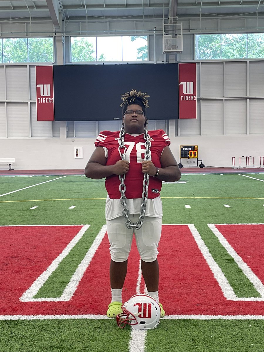 #AGTG after a great visit with <a href="/JoeNemith3/">CoachJoeNemith3</a> I am blessed to receive my second offer to <a href="/WittFootball/">Wittenberg Football</a> 
<a href="/freejosh47111/">Josh Freeman</a> <a href="/AmyFree60894458/">Amy Freeman</a> <a href="/CoachCraft/">Coach Fred Craft</a> <a href="/PointersFB/">South Point High School Football</a>
