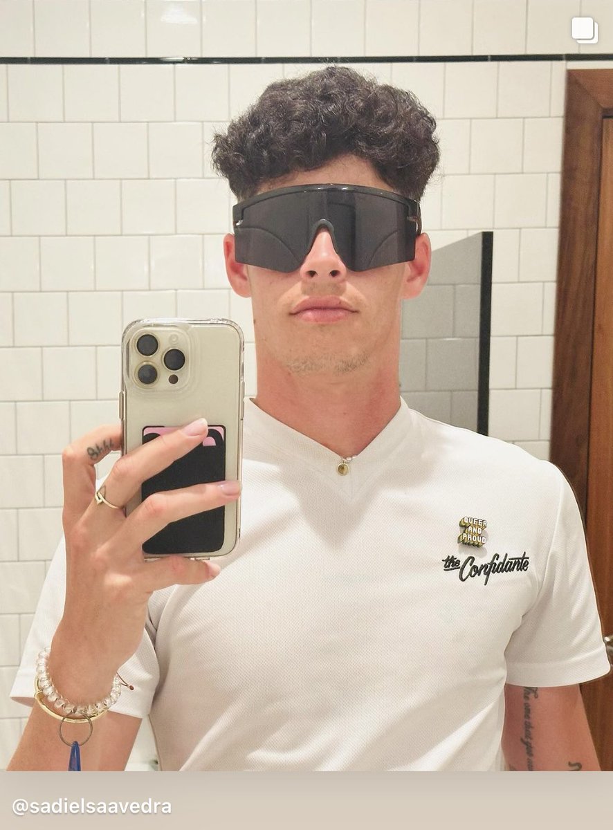 sadielsf1995's tweet photo. Holiwis 😎 https://t.co/Svh1p68RSx