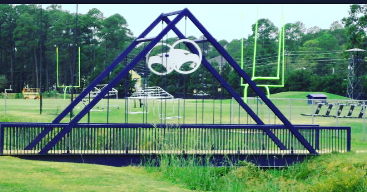 Happy Wednesday! Today has been phenomenal already! It's almost that time for the college football 2023 season. I need all my Eagle brothers who walked across this blue bridge over Eagle Creek to tap in. Let me know your breathing. 

Middlebrooks #58 c/o 97 https://t.co/f10Q88BIfY