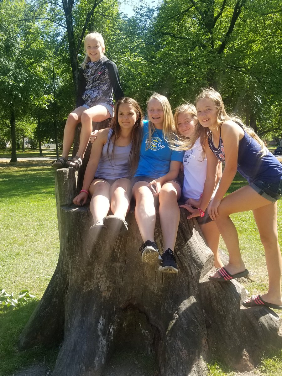 Melissa Samluk tweet media