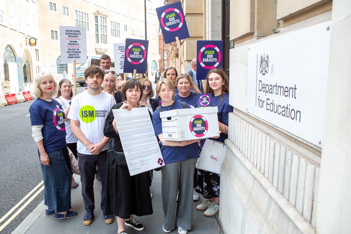 At the DfE today to hand in our #SaveOurSubjects letter to Gillian Keegan, with colleagues from @ISM_music, @ukEdge and beyond. Huge thank you to the over 1,150 people who signed the letter - we'll keep campaigning for action to support arts education