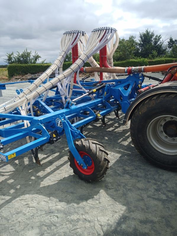 Julien SENEZ (@senez8) on Twitter photo Conversion d un dechaumeur Penterra en rampes de semis direct. L Agriculteur a démonté ses dents de dechaumeur et est passé sur des dents complètes de semis direct pointes fines metcalfe en carré de 80. 2 têtes de répartition, jeux de chaines, tuyaux et c est parti ! <a href="/jjmandson/">J.J.Metcalfe & Son</a> Conversion d un dechaumeur Penterra en rampes de semis direct. L Agriculteur a démonté ses dents de dechaumeur et est passé sur des dents complètes de semis direct pointes fines metcalfe en carré de 80. 2 têtes de répartition, jeux de chaines, tuyaux et c est parti ! <a href="/jjmandson/">J.J.Metcalfe & Son</a>