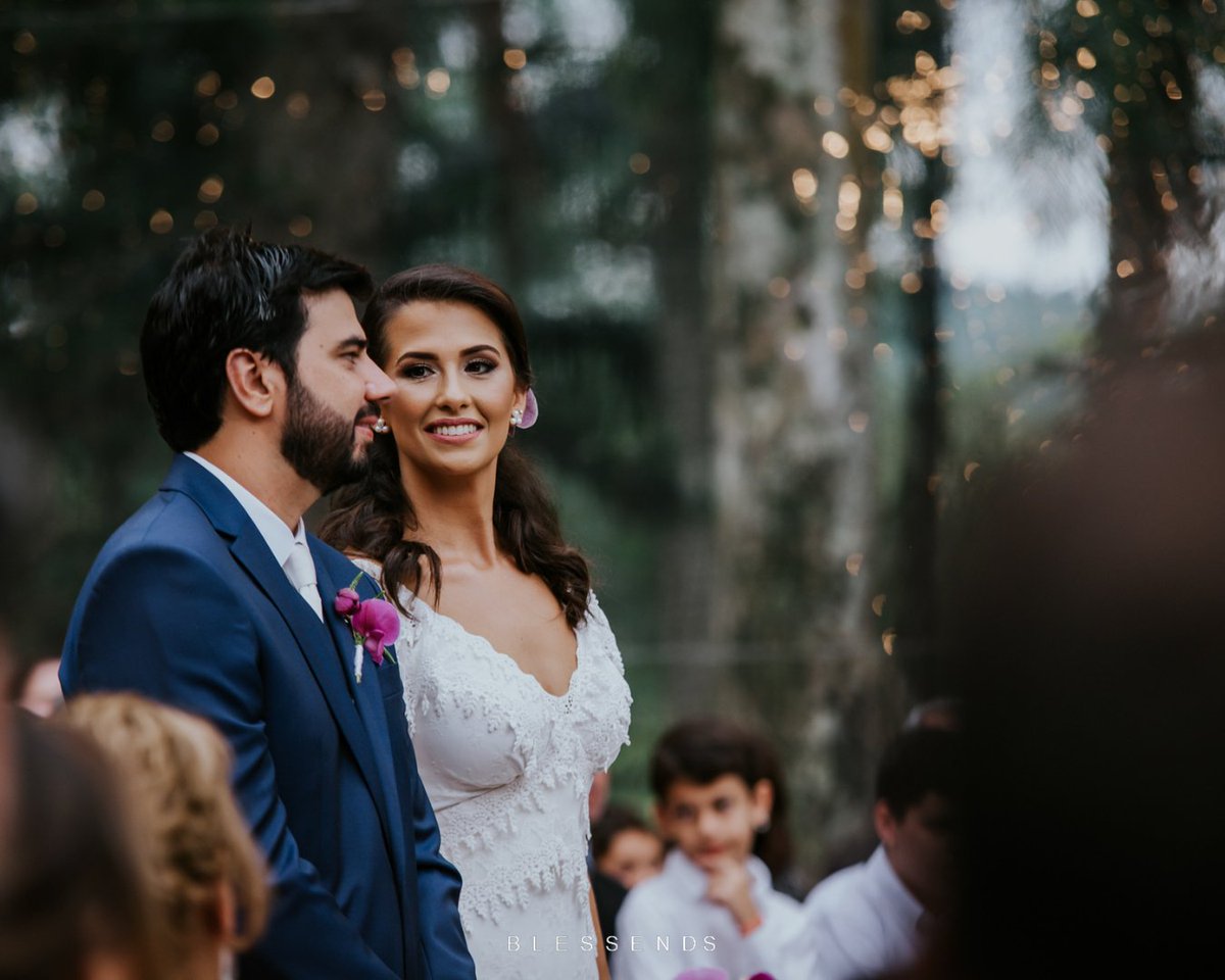 blessends_'s tweet image. Um momento de amor eternizado. 💍❤

#casamentos2023 #noiva #noivo #noivado #casar #casamentos #wedding #bride #fotoefilmagem #blessendsfotoefilme