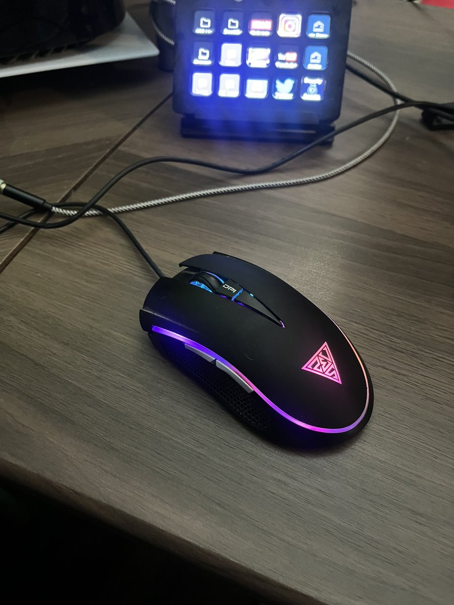 BurtKrown88 tweet media