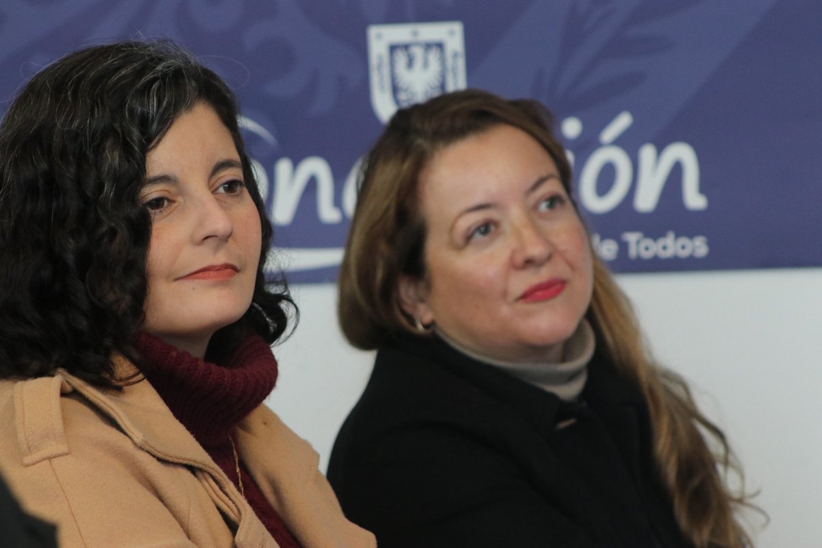 MindepBiobio's tweet photo. ¡El sueño mundialista! Seremi @andreasaldaa16 junto a DR (s) Leonardo Baño asistieron a la presentación que realizó @muni_conce @Ortizconce en compañía @DPRBiobio @dani_dresdner como primer paso para opción de postular a Concepción y  @estadioesterroa como subsede Mundial 2030. https://t.co/kXxm8Fqfhw