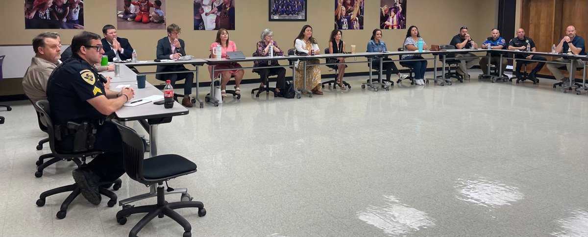 WarnerAlvarado1's tweet image. Special thanks to all who attended the Safety and Security Meeting today @AlvaradoISD #AlvaradoExcellence @ChiefPayo @KeneII @Lori_Nunez @MarkRatcliff10  #SafetyLearning