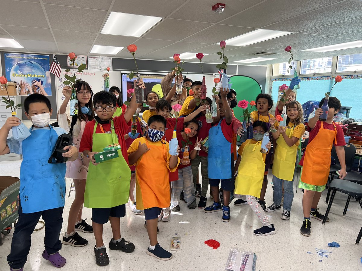 Celyendo's tweet image. #CSceleste random thought of the day: Best “job” for people who love kids and love to learn…. 🥁drumroll please… TEACHING, yay teaching!! #teachpos #LuckyWeTeach 💐@mrsJKLee