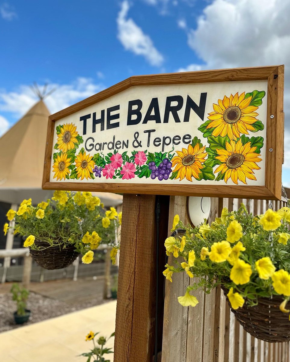 BarnBerryfields's tweet photo. Our beautiful new hand-painted sign for our Garden & Tepee area is up and looking beautiful π€© tag us in your photos to be in with a chance of winning free pizza π #thebarnatberryfields #food #outsideseating https://t.co/e5oVx9KjWK