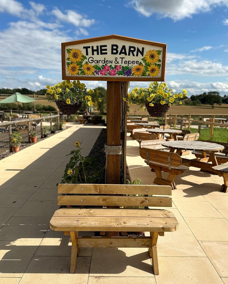 BarnBerryfields's tweet photo. Our beautiful new hand-painted sign for our Garden & Tepee area is up and looking beautiful π€© tag us in your photos to be in with a chance of winning free pizza π #thebarnatberryfields #food #outsideseating https://t.co/e5oVx9KjWK
