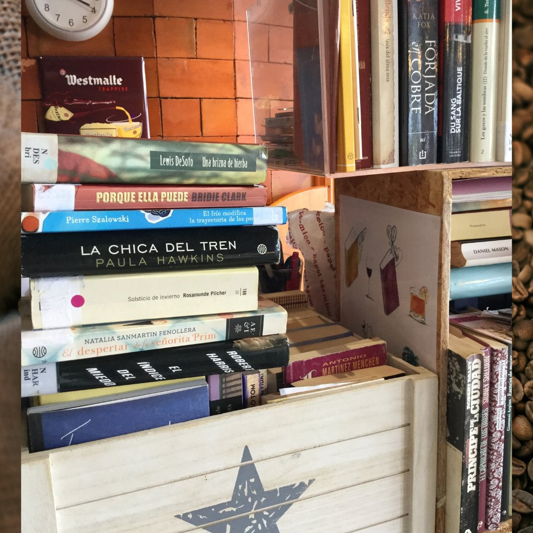 La nueva entrega de libros de la biblioteca de Bakio para el #bookcrossing de #Itxasondotaberna, que ya cuenta con una microbiblioteca de cierta categoría. Su recopilación de libros está empezando a acercarse a su estupenda😀 colección de #cervezas🍻.