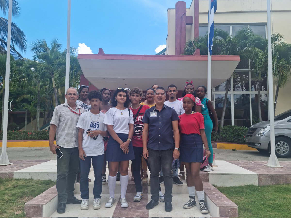 Visita hoy la Casa Grande de la Colaboración Médica Cubana jóvenes delegados a la Asamblea de la FEEM del municipio Marianao. #CubaCoopera