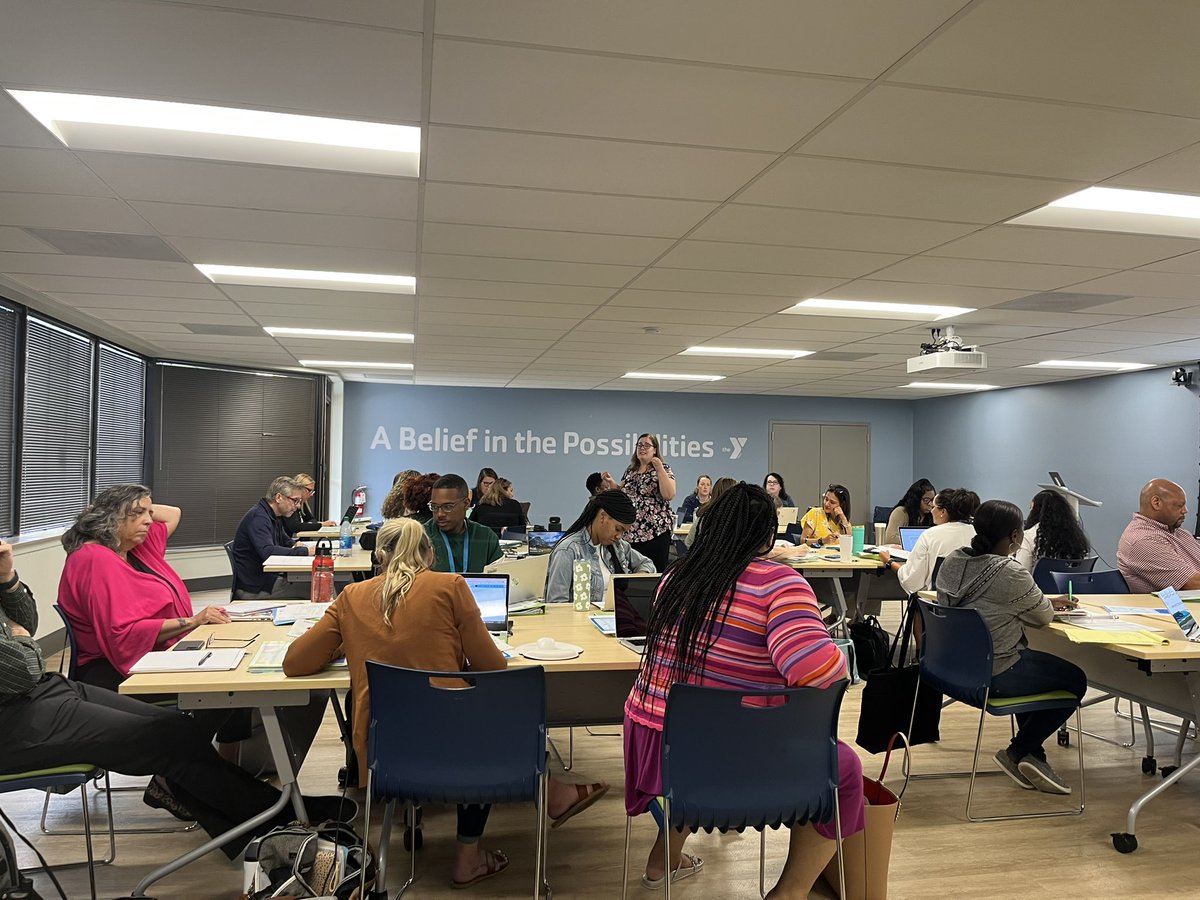 sarabennettcsf's tweet photo. I had the privilege of presenting to our new Community School Facilitators during onboarding training! We had meaningful dialogue, thoughtful questions, and wonderful ideas shared. It’s exciting to see community schools continue to grow and blossom in BCPS! #BaltCoPS #TeamBCPS https://t.co/TH9kfUeHgf