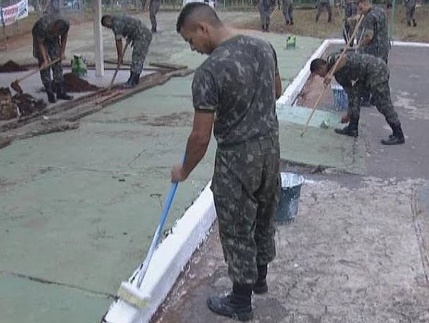 🚨VEJA: Um dos principais jornais da China faz duras críticas às Forças Armadas Brasileiras, classificando-as como o exército mais frouxo e com a pior eficácia de combate do mundo: “Prioriza salários, aposentadorias e pensões” 🧵