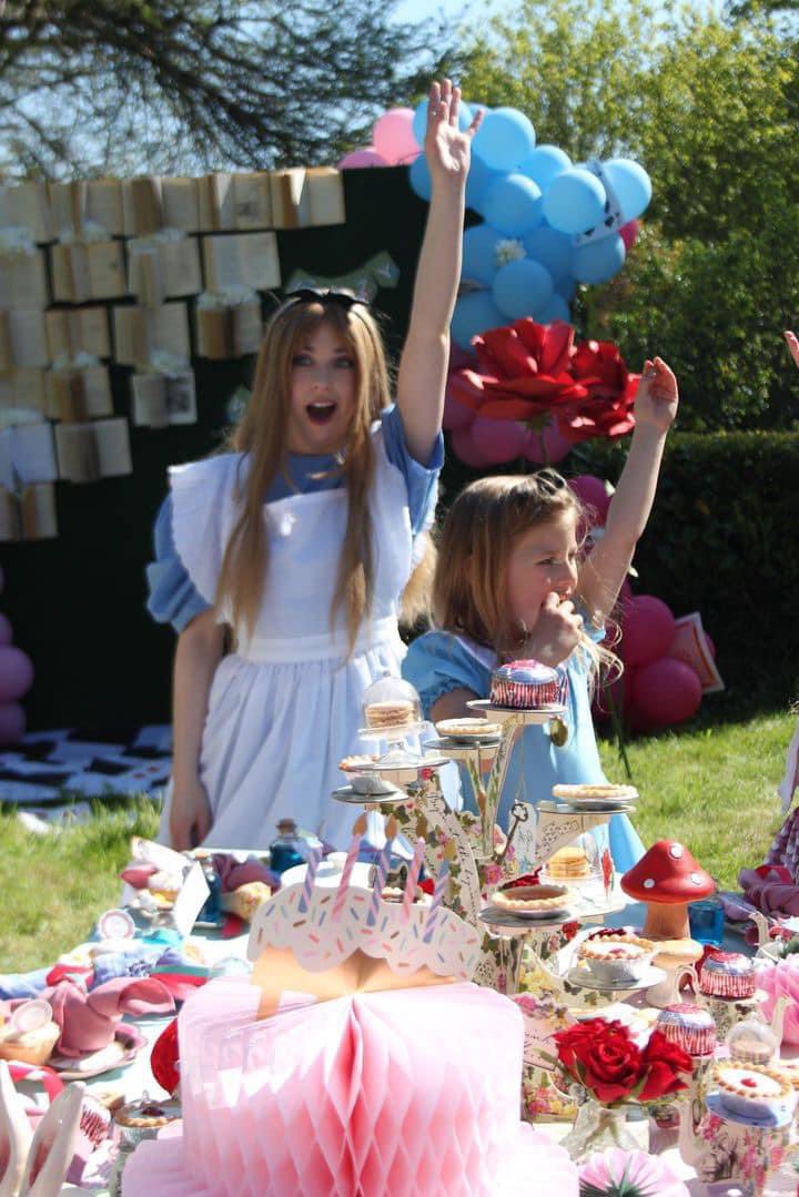 PartionP's tweet image. Who’s ready for the summer holidays? 🙋🏻‍♀️☀️🥳 

Pwy sy'n barod am y gwyliau haf? 🙋🏻‍♀️☀️🥳