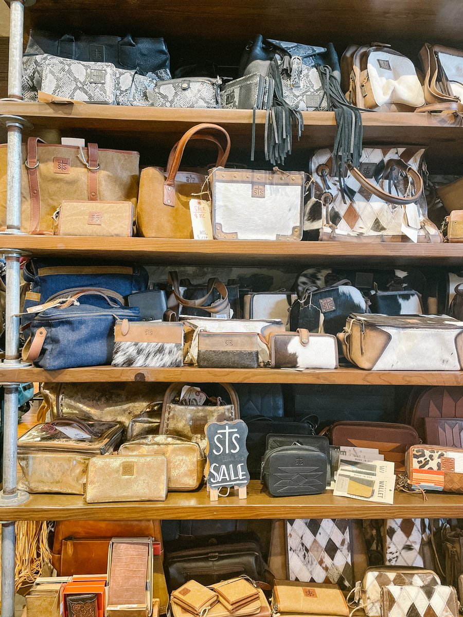 harrys1939's tweet image. STS Sale bags are available for you ladies who love purses AND a great deal!

#STS #handbags #cowhide #leather #fringe #texas #cowgril
