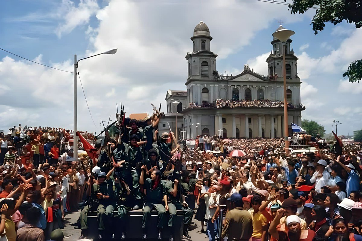 HijxsS's tweet photo. 🇳🇮 #Nicaragua celebra 44 años del histórico triunfo de la Revolución Popular Sandinista, un acontecimiento que marcó el derrocamiento de una de las dictaduras más sangrientas impuestas por Estados Unidos en Latinoamérica, la dinastía de los Somoza.
#4419SiempreMasAlla https://t.co/8fuWLNdseq