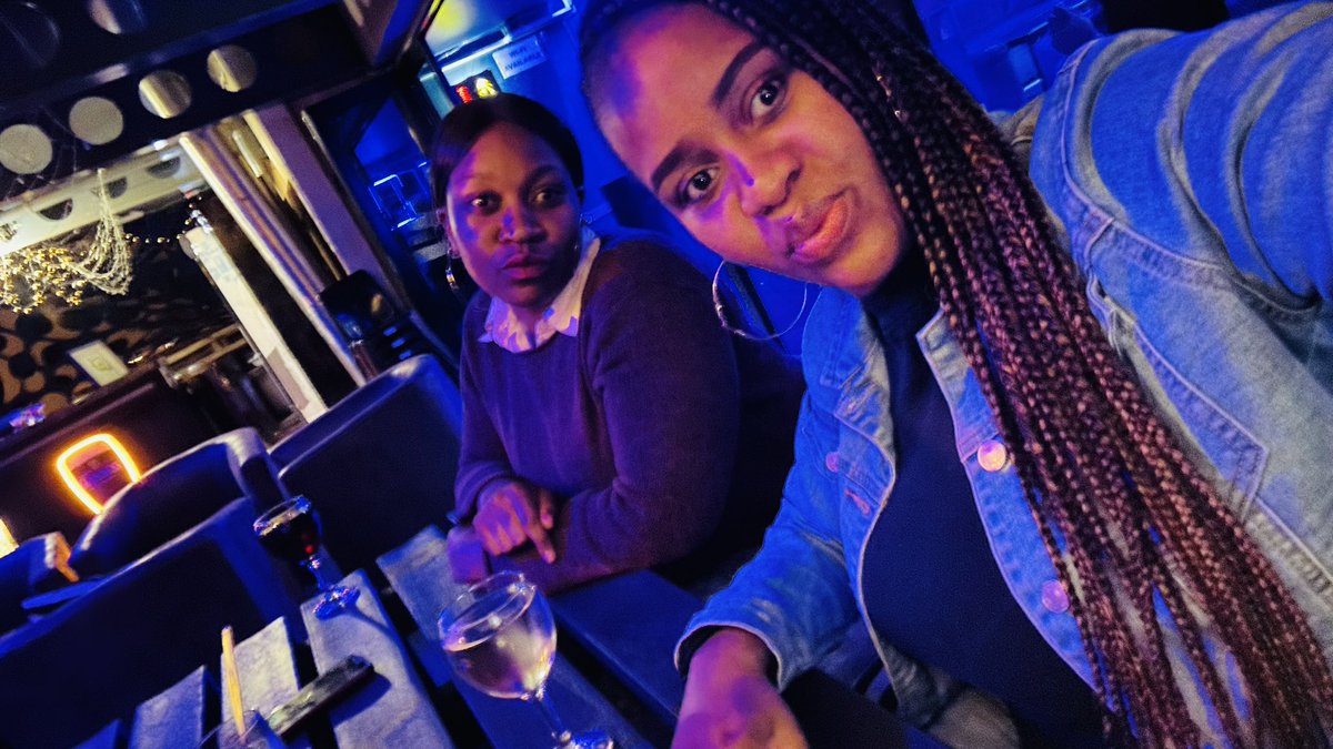 SparklinBeee's tweet photo. Karaoke Night with my Loma❤️ “ft Judah🤣” 🙏🏽🥰🥰🎉🥂🥂 #BirthdayMonth #JulyBabe #Celebrations 🎂🥂🎉 https://t.co/1DKSfnTobd