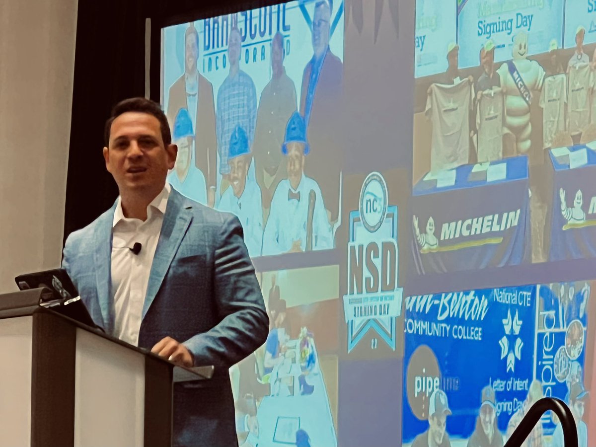MacBeaton2's tweet photo. Attended session at @srebeducation titled “Becoming Their First Choice.” @KevinFlemingPhD talked about importance of CTE &amp; the power of events like CTE Signing Day. Great knowing Henrico was the pebble that started this wave.  #SREBSummer @HenricoCTE @beverlycocke1 @AmyCashwell https://t.co/e94rnPY9Yj