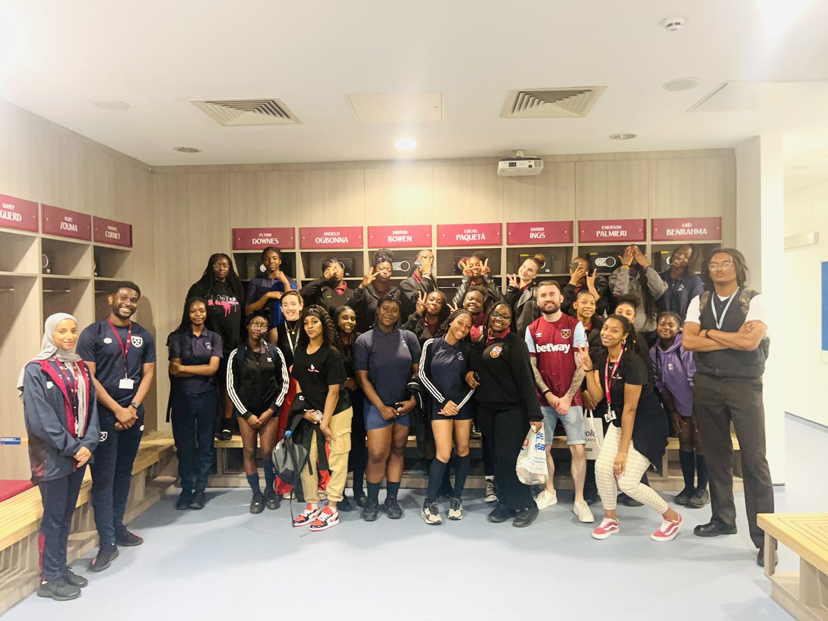 Group picture taken in @WestHam changing room yesterday. Thanks to Paul & Najma from @WHUFoundation for organising an inspiring career’s opportunity session with our girls from @GoresbrookSc and #dagenhamparkschool