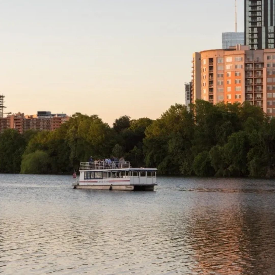 Capital Cruises tweet media