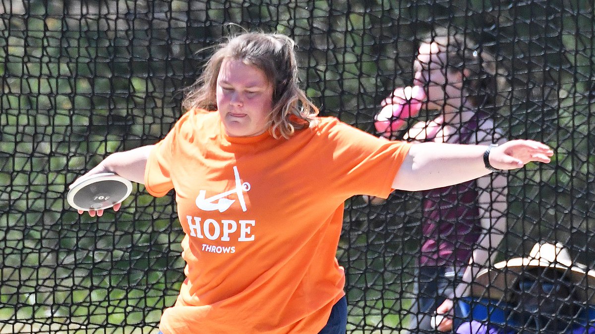 HopeAthletics's tweet photo. The Hope College women's track and field team as well as 11 individual student-athletes have picked up national academic recognition from the United States Track and Field and Cross Country Coaches Association. #StrongandTrue
https://t.co/s5Ix2WFzfL https://t.co/QV4IITtoWR