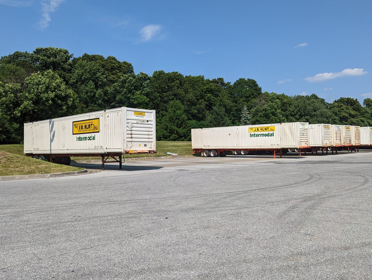 The outlook for peak season is murky, <a href="/JBHuntDrivers/">J.B. Hunt Drivers</a> said on Tuesday, as shipper guidance is not clear and forecasts issued at the beginning of 2023 were largely wrong. joc.com/article/jb-hun…