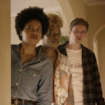 TVTango's tweet photo. 📣@hulu Premieres @OnyxCollective Drama Series #TheOtherBlackGirl @TOBGhulu Starring #SinclairDaniel @iamamurray #BrittanyAdebumola #HunterParrish @BellamyYoung @EricMcCormack and @GarcelleB Based on the book by @zakiya_harris on Wednesday, September 13th https://t.co/WgCEzlx7eD