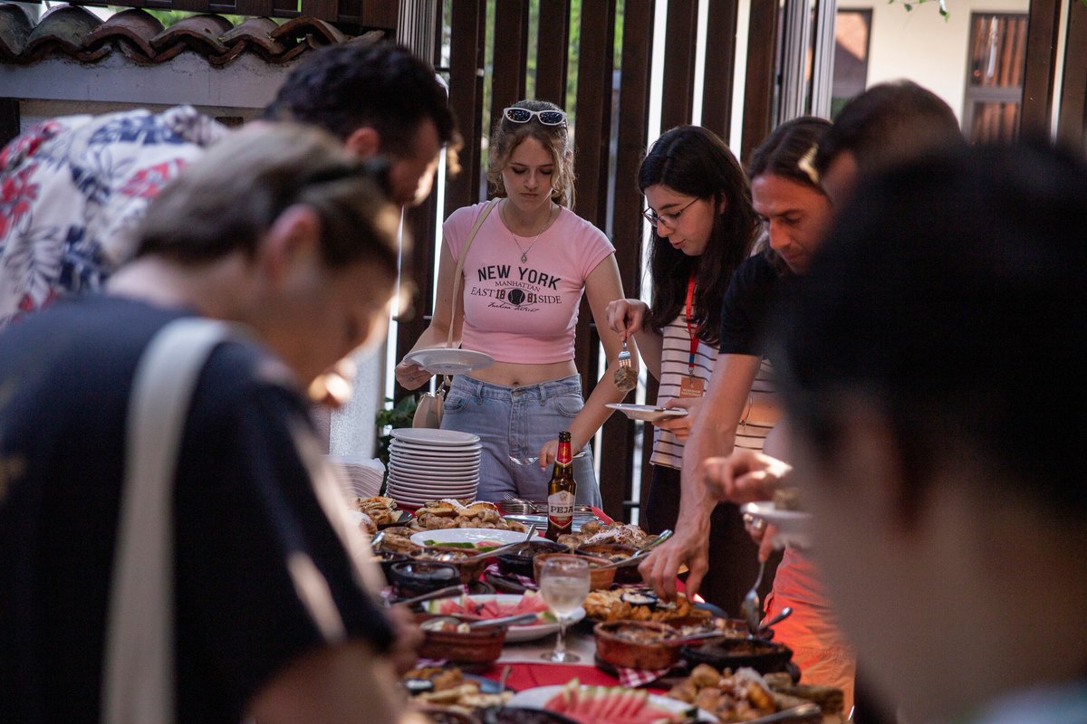 anibarfest's tweet photo. Moments from our get-togethers! 💓
Photo: Ferdi Limani
#anibar #anibar14 #anibar2023 #love #dashni #peja #kosova #animation #filmfestival #arts https://t.co/uL3VP8383B