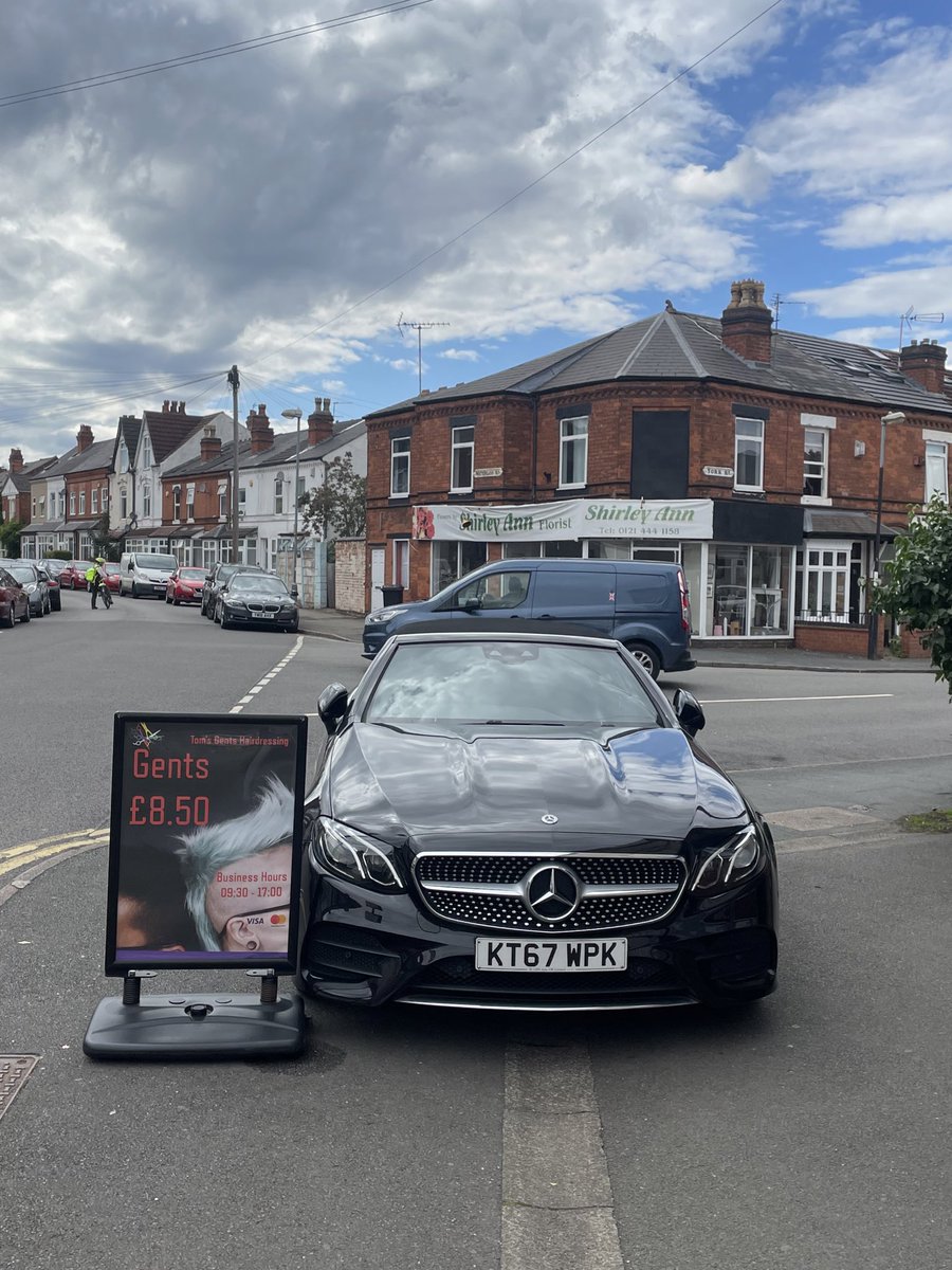 @BadlyParkedB14 this guy threatened to “kick my head in” because I questioned his parking choices. Thanks to @KingsHeathbid and Black Market Barbers for their support