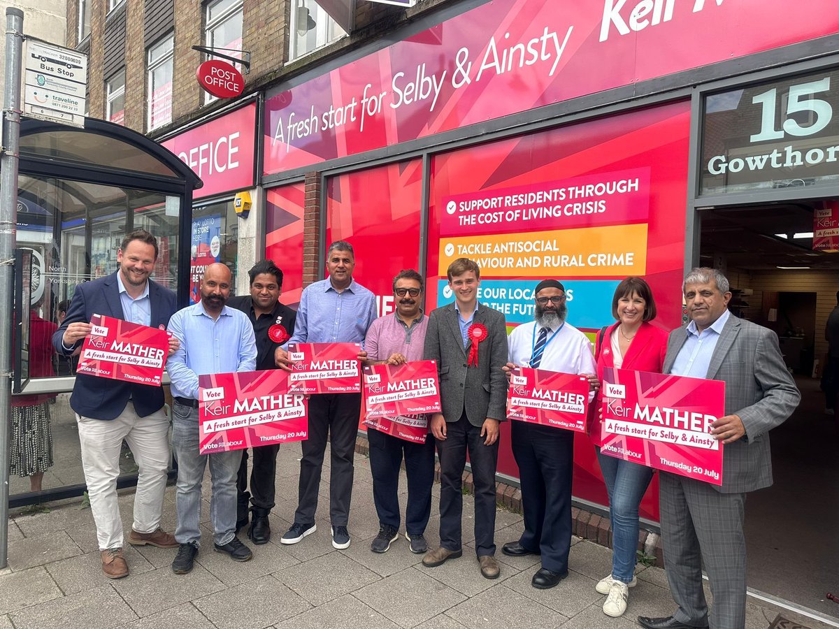 Excellent response on the doors leafletting in #SelbyAndAinsty 🌹 #Byelection for @Mather_Keir with friends from #Leeds, #VoteLabour tomorrow This is Your chance to send the failed Govt a clear message. #LabourParty