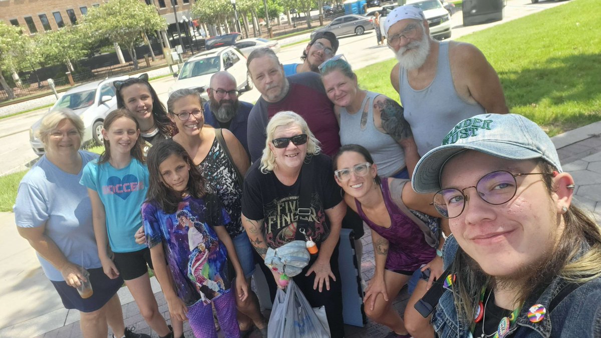 PolkDSA's tweet photo. Pictures from our mutual aid event today!!! We had such a great group come out today!! ✊❤️ https://t.co/FNc81lb0Ri