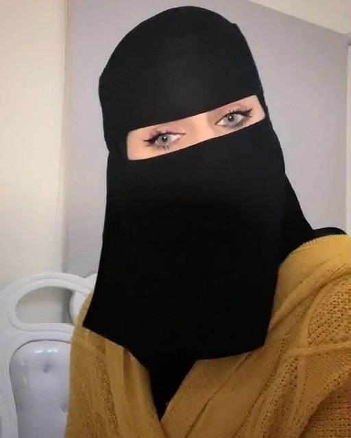 fanrobinhood's tweet photo. انا متزوجة من يومين متى ابدا مشاكل مع اهل زوجي ؟🤗💔 https://t.co/JhpViXzzrA
