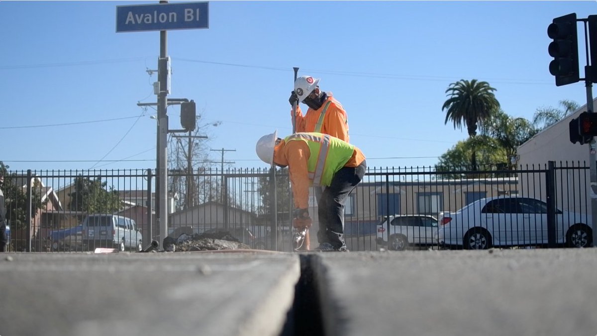 CongruexGroup's tweet image. Project spotlight! With the help of Congruex SCI, Congruex HHS has been taking on microtrenching jobs in the Western United States. This is an example of the #OneCongruex family working together to become self-performing.
#NetworksBuiltBetter #GotGRIT #Telecom #Construction