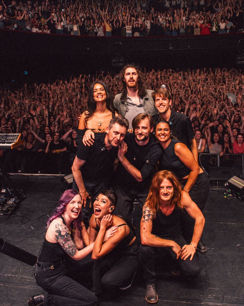 Hozier's tweet photo. Paris! I feel like that was a special crowd. I missed this room and this city, thank you for making last night so fun for us. See you again in November 🖤

📸 @ruthlessimagery https://t.co/xNw4y1jKX6